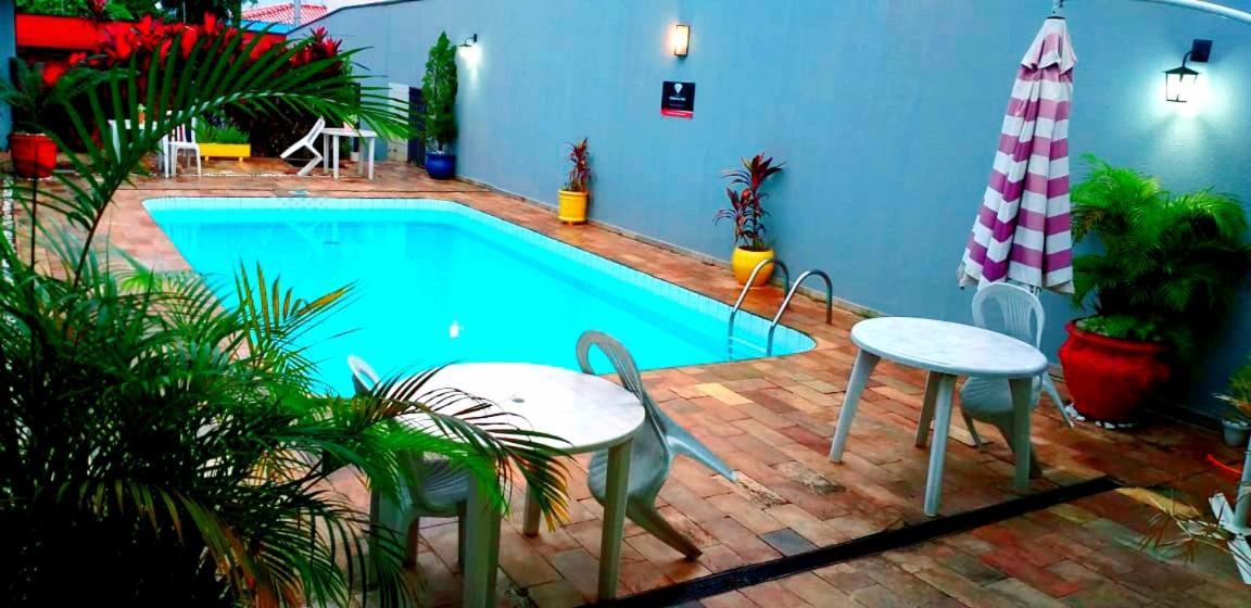 לימריה Hotel Cristal Inn מראה חיצוני תמונה