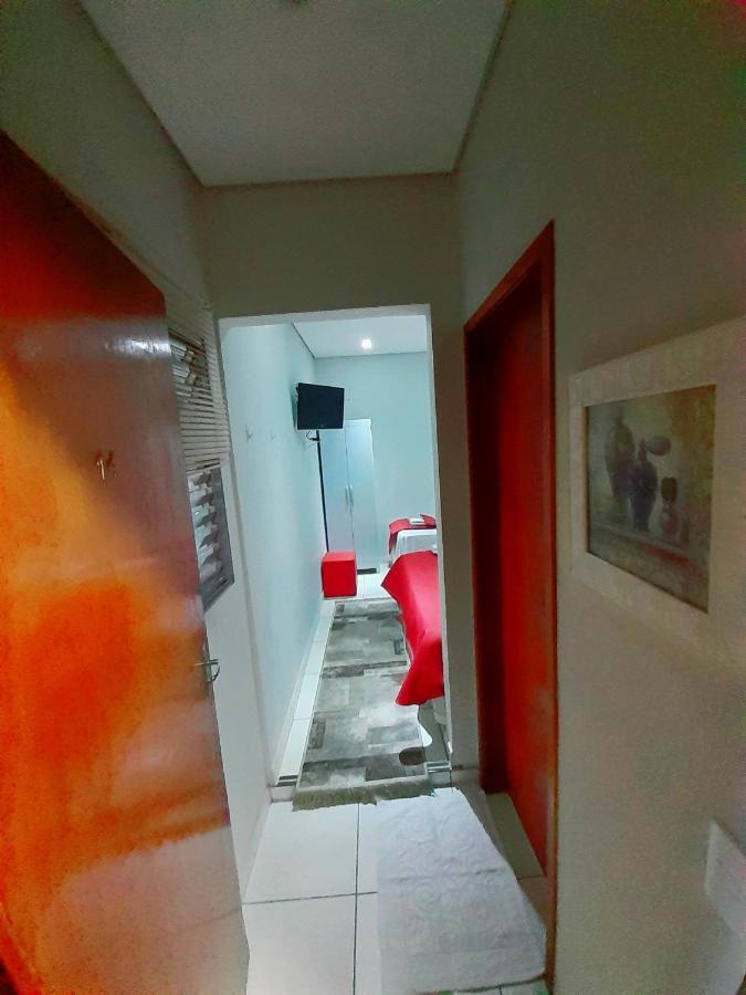 לימריה Hotel Cristal Inn מראה חיצוני תמונה